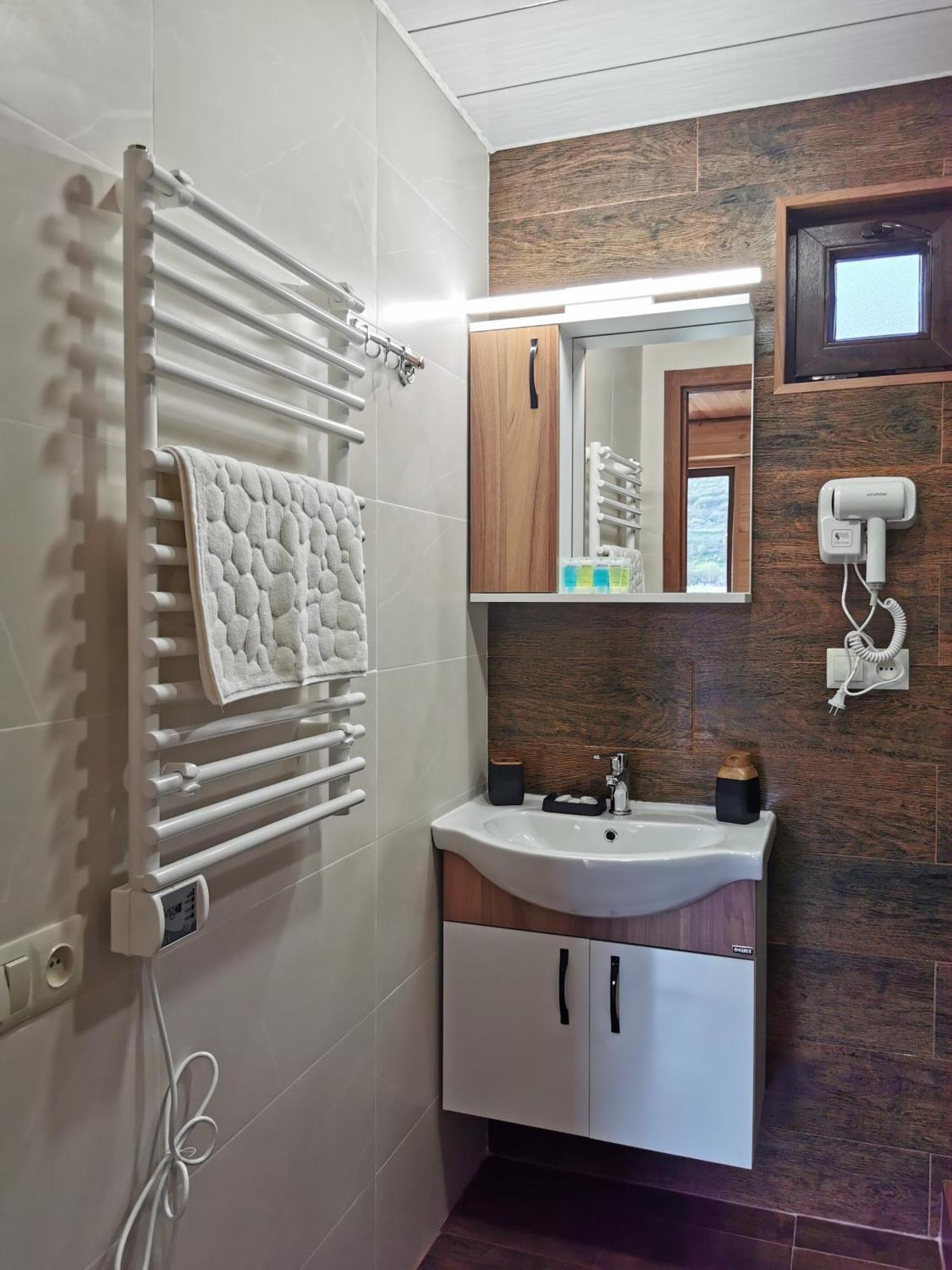 Chateau Ateni Cottages Gori Luaran gambar